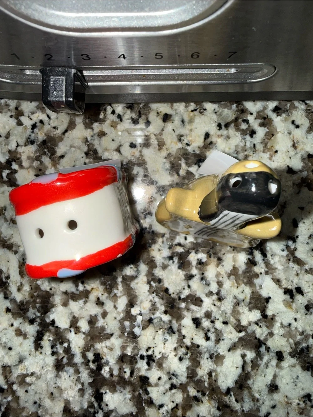 NWT jukebox and guitar mini salt pepper shakers